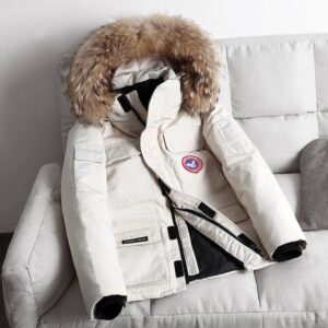 goose style thick parka, red