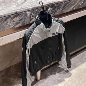 miu summer runway set