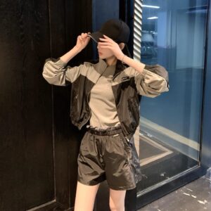 miu summer runway set