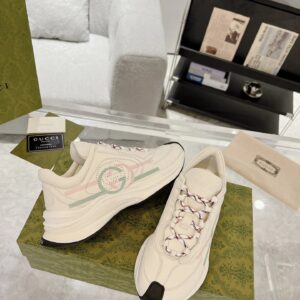 gucci run sneakers off white