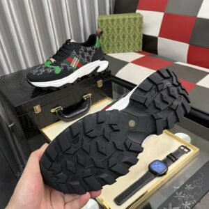 gucci signature sneakers black