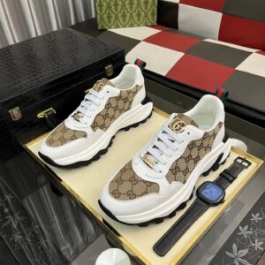 gucci signature sneakers white