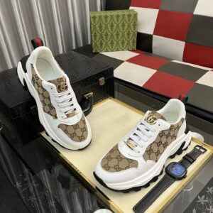 gucci signature sneakers white