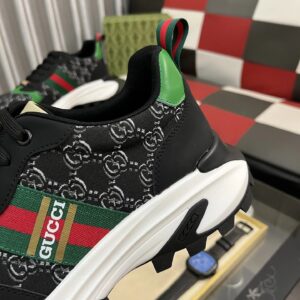 gucci signature sneakers black