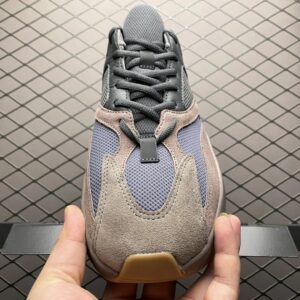 adidas yeezy boost 700 mauve