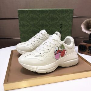 gucci rhyton clunky sneakers white red