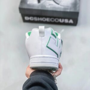 dc white skate shoes