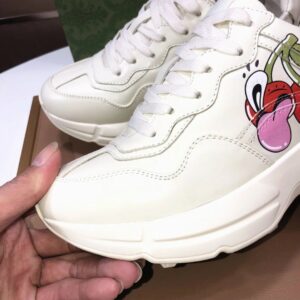 gucci rhyton clunky sneakers white red