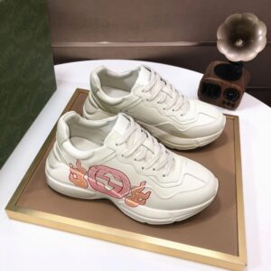 gucci rhyton clunky sneakers white pink