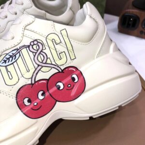 gucci rhyton clunky sneakers white red
