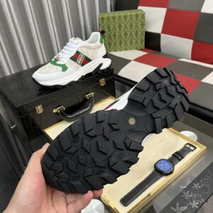 gucci signature sneakers white green