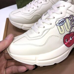 gucci rhyton clunky sneakers white red
