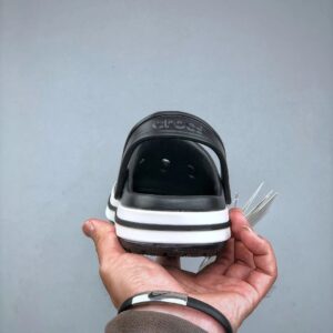 crocs classic clogs black