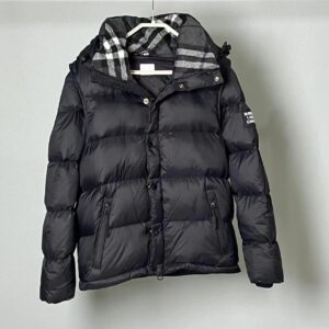 burberry heavy duty jacket （black and beige ）