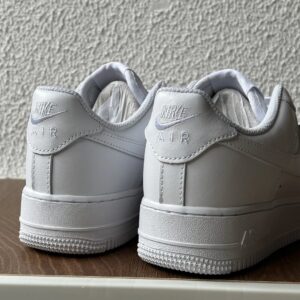 nike air force 1 '07 low triple sneakers white