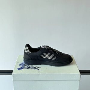 burberry classic low sneakers