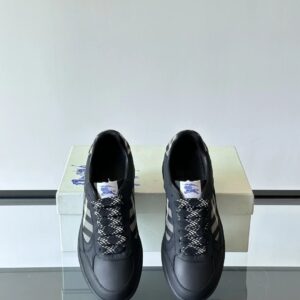 burberry classic low sneakers