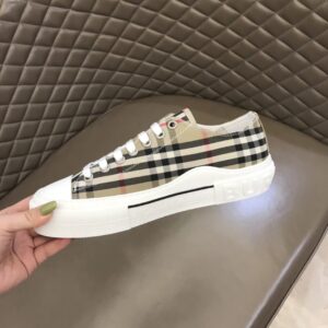 burberry men's classic low sneakers