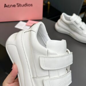 magic strap sneakers