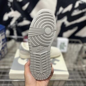 travis scott x aj1 reverse mocha