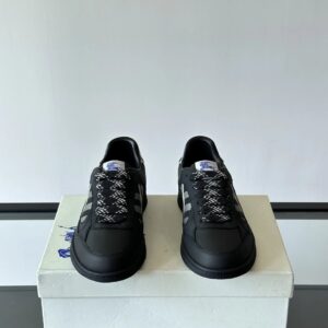 burberry classic low sneakers