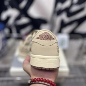 aj1 reverse mocha sneakers