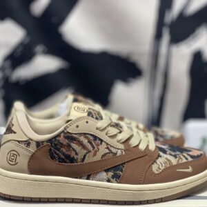 aj1 reverse mocha sneakers