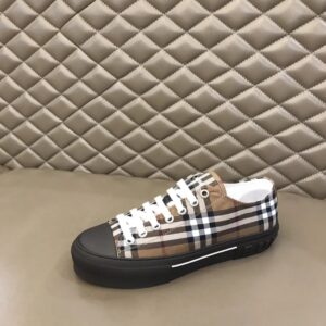 burberry men's classic sneakers