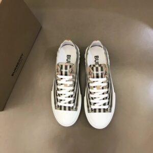 burberry men's classic low sneakers
