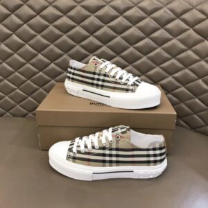 burberry men's classic low sneakers