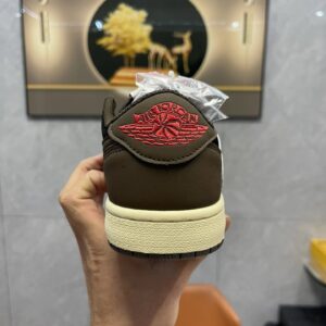 aj1 travis scott reverse mocha