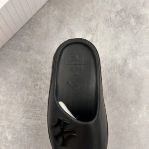 yankees limited edition slides