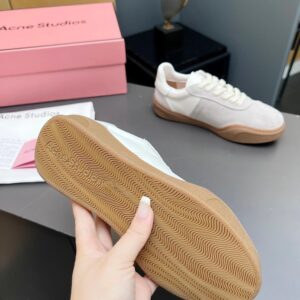 high version lace up shoes