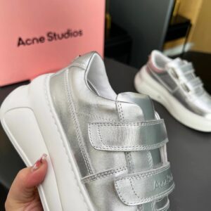 high version velcro sneakers