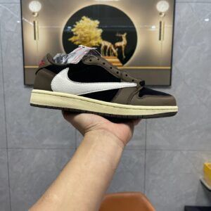 aj1 travis scott reverse mocha