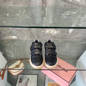 magic sticker white shoes