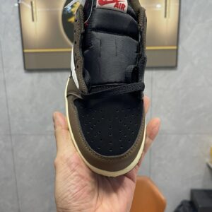 aj1 travis scott reverse mocha