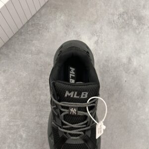 mlb dome runner sneakers
