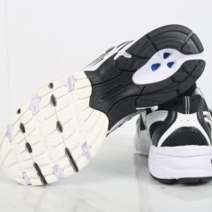 new balance mr530 sneakers（black and white）