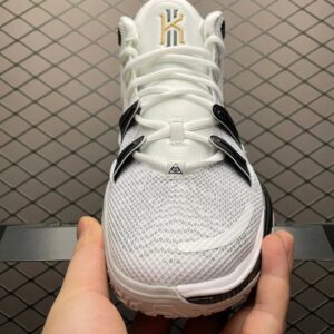 nk kyrie 7 white black gold