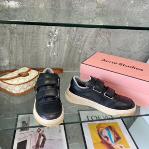 magic sticker white shoes