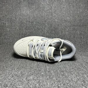 nike sb dunk low 'supreme'