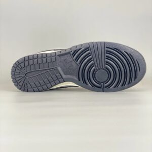 nike sb dunk low paris collab