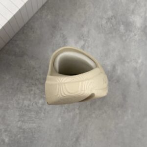 yankees x mlb skier slide