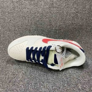 nike sb dunk low supreme