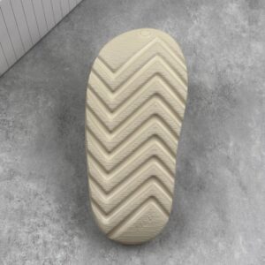 yankees x mlb skier slide