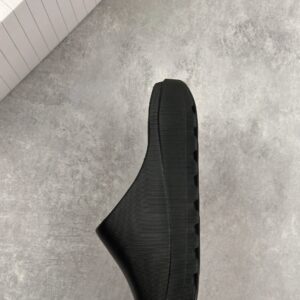 yankees limited edition slides