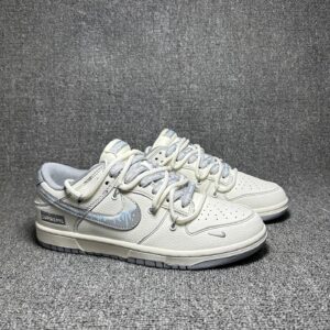 nike sb dunk low 'supreme'