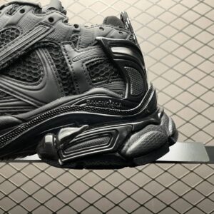 balenciaga runner sneakers black