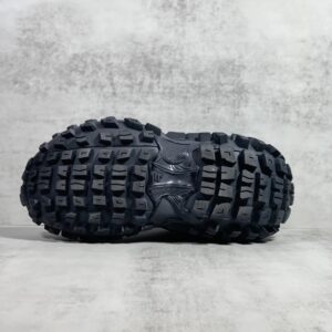 balenciaga defender sneakers beige